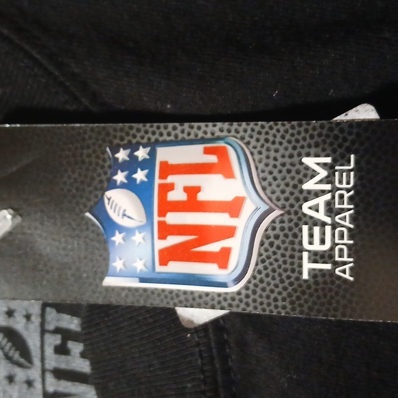 NEW NFL T-shirt- "LAS VEGAS RAIDERS" (Size Medium) - Picture 4 of 8